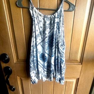 Tank top/Blouse, White & Blue, size 2 Maurices, never worn!